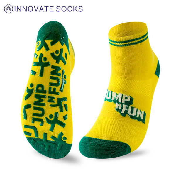 JUMPNFUN Ankle Anti Skid Grip Trampoline Park Socks - 翻译中...